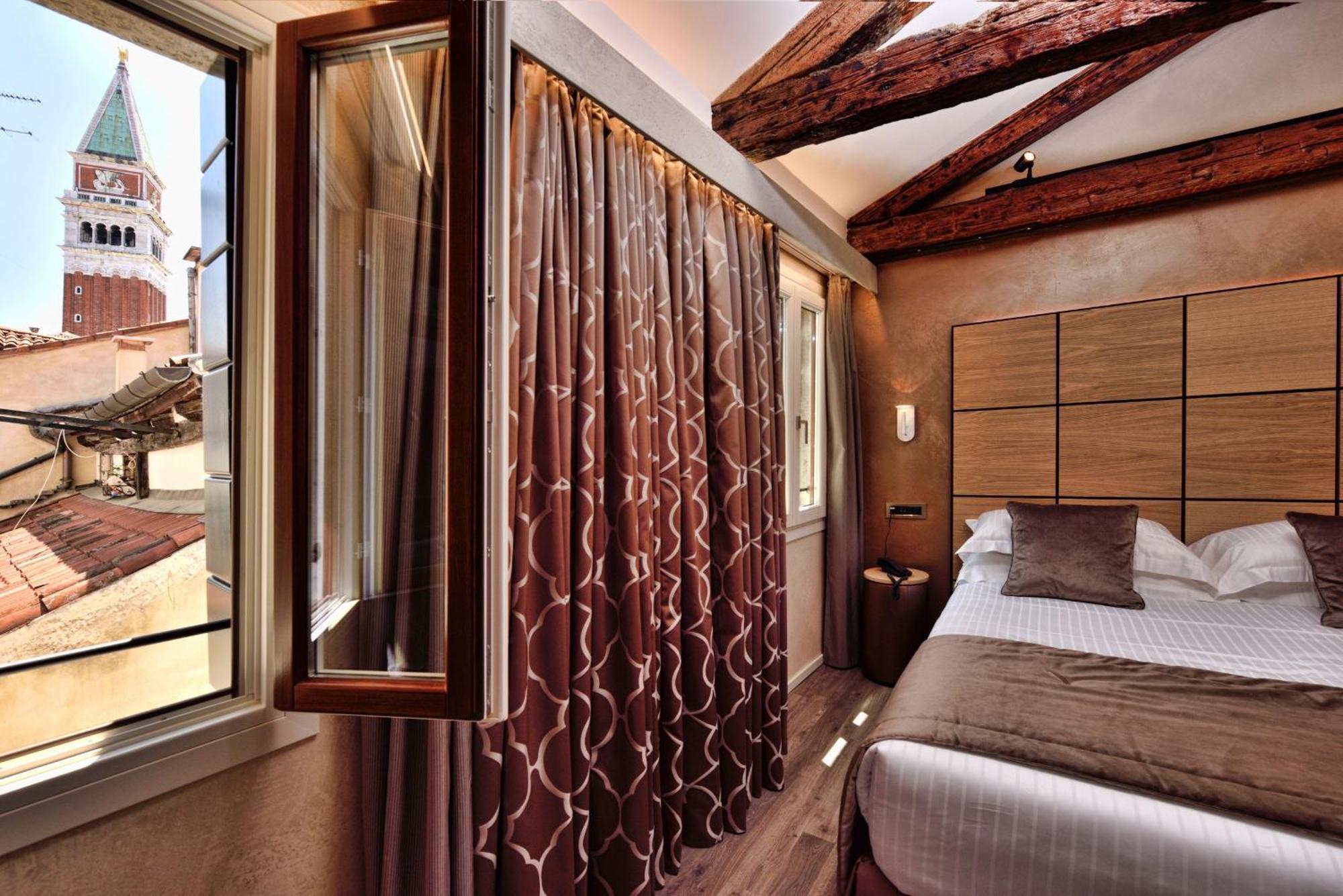 Superior Double Room City View